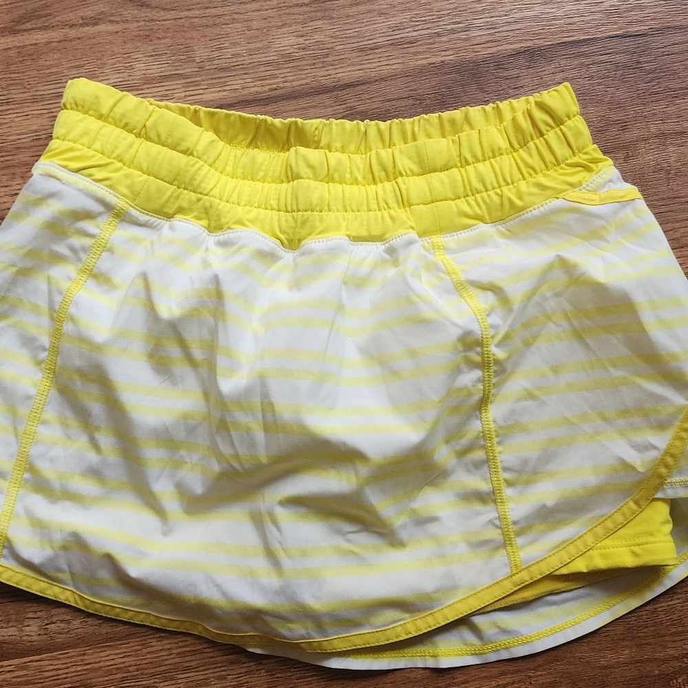 Lululemon ruffle skirt